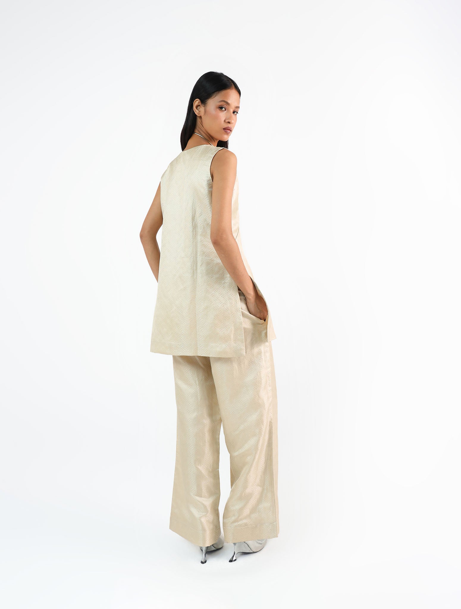 Nou Set in White